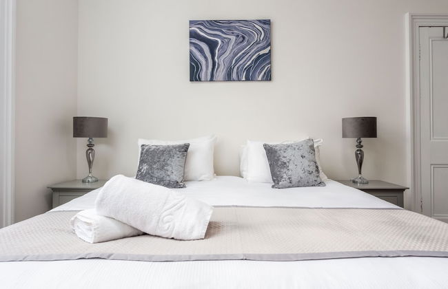 Cuthbert House - Donnini Apartments - Photo 2