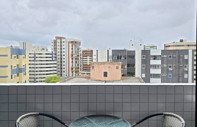 Apartamento na Ponta Verde, WiFi Rápida e Piscina no topo - Foto 11