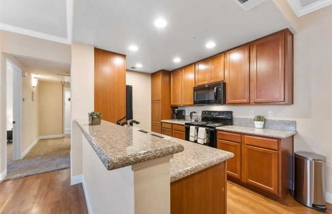 2BR Getaway Pool Gym Basketball Court Theater Access - Photo 16