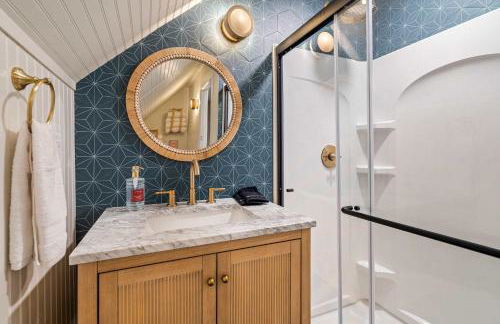 The Curator's Retreat For 8 - Photo 9