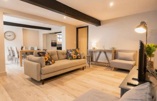 Well Decorated Home Charming Village Location - Foto 6