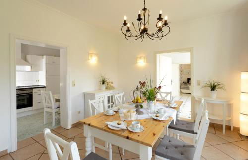 Ferienhaus für 8 Personen mit Kamin & Terrasse - Foto 1