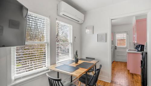 Historic Heights Boss Babe Bungalow - Foto 2