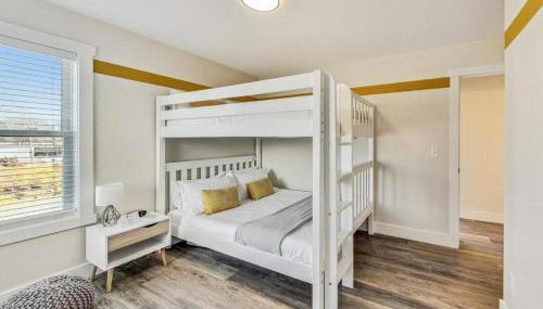 Parking! Hot tub! 10 min walk to beach - Foto 4