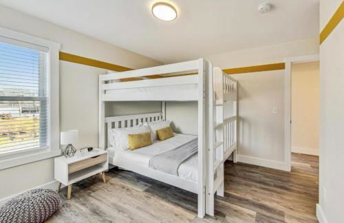 Parking! Hot tub! 10 min walk to beach - Foto 4