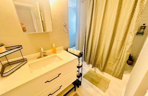 Orange Crush Cottage- Downtown Beaches & Dining - Photo 22