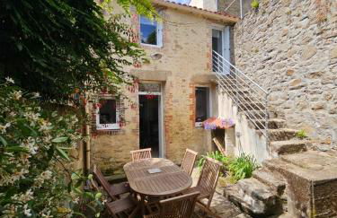 Logis Philiberte 3 chambres centre bourg des Epesses à 5min du Puy du Fou - Foto 1