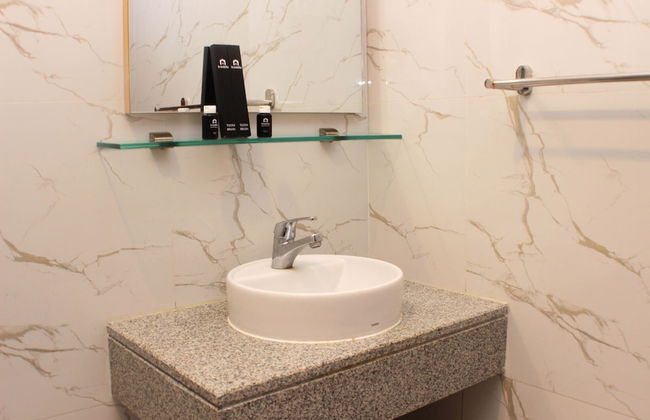 Cozy And Warm Studio At Grand Kamala Lagoon Apartment - Foto 6