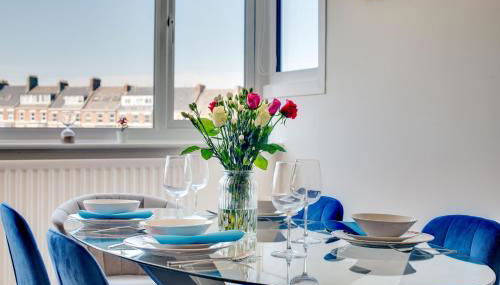 Percy Apartments - By Week2Week - Photo 3