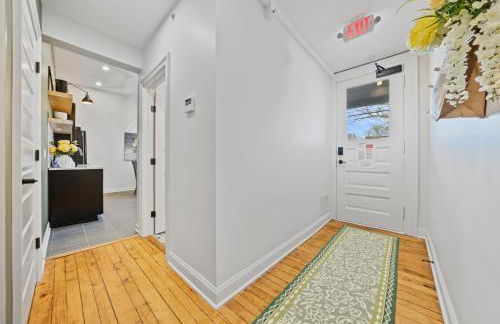 Boutique Style Condo Near Downtown Waterfront - Foto 49