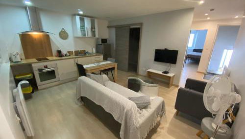 TOUL Appartement Entier avec PARKING Privé au Calme Cosy à Étage avec Balcon - Foto 4