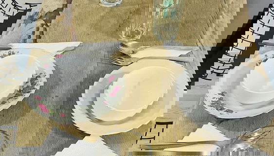 Lux Home - Foto 5, Servicio de comidas en la habitación