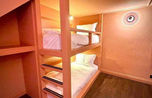 Poole Quay Apartment - Perfect Location - Beatiful Roof Terrace - Free Parking - Photo 3