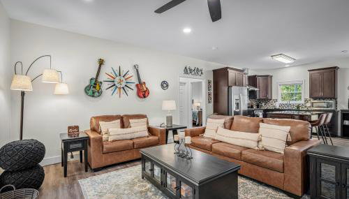 Melody Ridge Downtown with Fast WiFi, King Suite, Soaking Tub - Foto 2