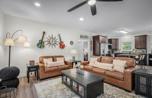 Melody Ridge Downtown with Fast WiFi, King Suite, Soaking Tub - Foto 2