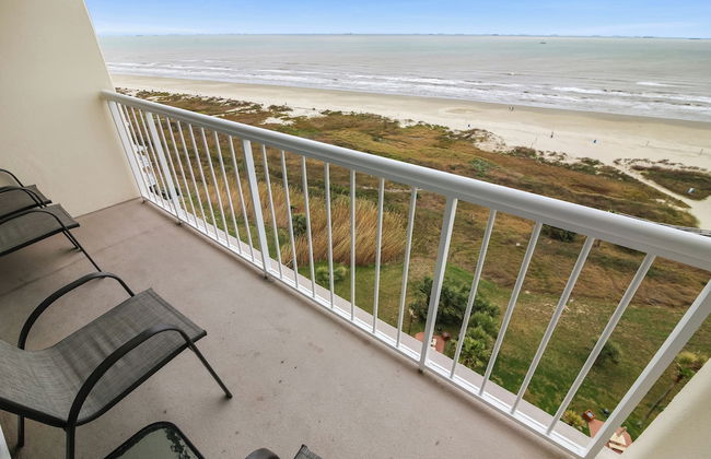 Beachfront Getaway by Ryson Vacation Rentals - Photo 18