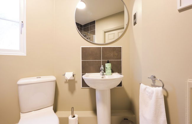 Stylish Flat With Sofa Bed in Malmesbury - Photo 16