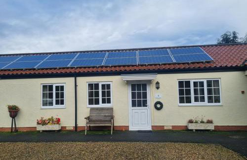 Richmond Cottage - Photo 1