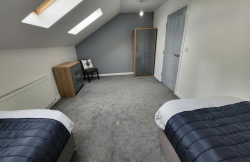 4 Bedroom Home - Sleeps 7 Pet Friendly & Parking - Foto 9