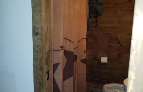 Cozy Cabin minutes from Lake Oneida - Photo 11