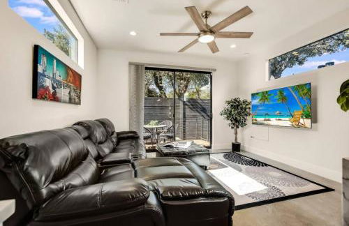 3BR 3BA Heart of SoCo, Private Deck Steps to Shops by Austin Vacay - Foto 4