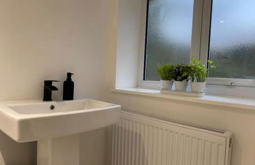 Modern 2 bedroom cottage near Bike Park Wales. - Photo 15