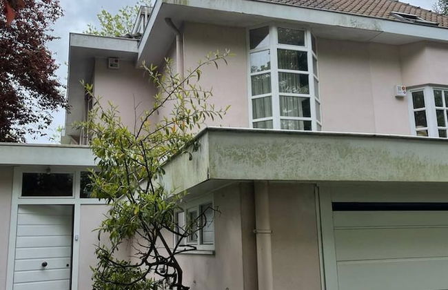 The Pink House, Uccle - Photo 11