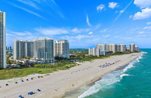 Ocean Front 2BR 2.5BA Lux Condo on Singer Island - Foto 50