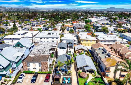 Mid-City 2BR Retreat Firepit Nights with Free Parking - Photo 44