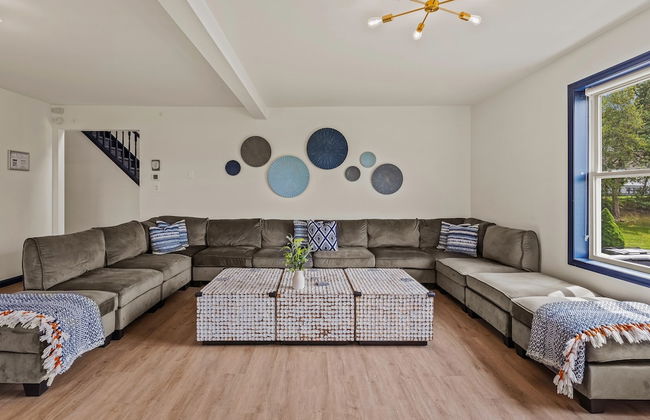 For Lake Sake by Avantstay Lakefront Hot Tub View - Photo 10