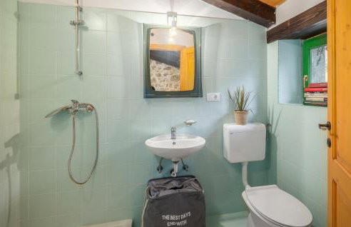 3 Bedroom Lovely Home In Sorici - Photo 22