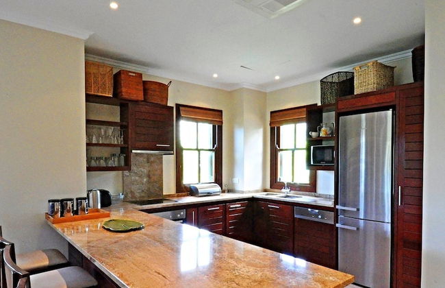 Eden Island, Beach front, Luxury, 3 Bed Ensuite, WiFi - Photo 11