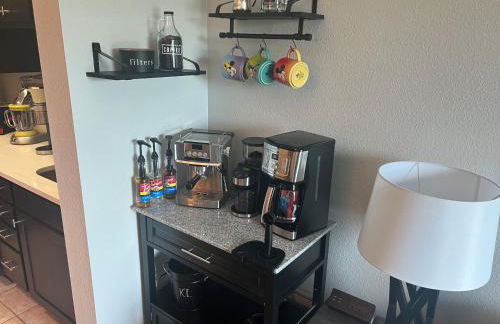 5 Minutes to Disney Free Shuttle King & queen bed - Foto 96