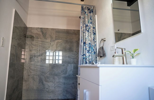 Hugo's Rental - Photo 56