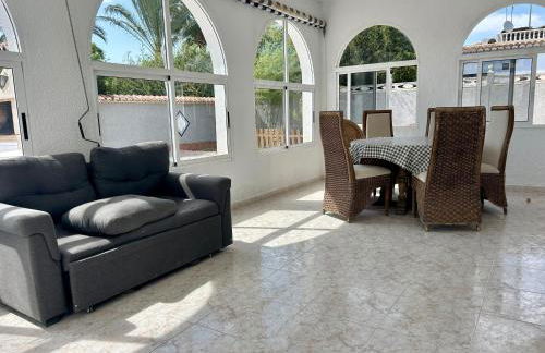 Villa with Pool, Chill-Out & BBQ - Foto 32