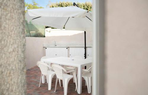Villetta Li Junchi - due passi dal mare - spazioso giardino - Photo 37