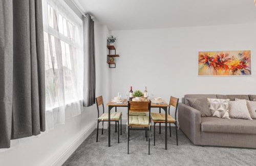 3 Bedroom House with Free Parking - Foto 17