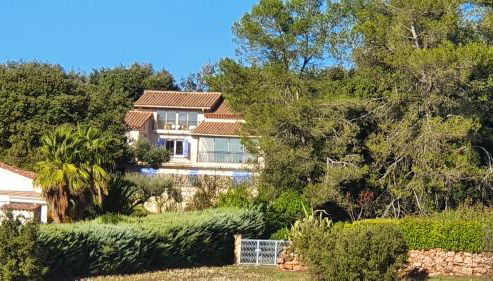 4 Bed Villa - Sleeps 8 - Pets - Pool - Parking - Foto 2