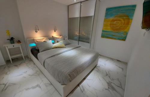 NIDO DEL AMOR deluxe 1a linéa Terraza Indoorpool Wifi Aire Netflix 10 metros a Cala del Pino - Foto 17