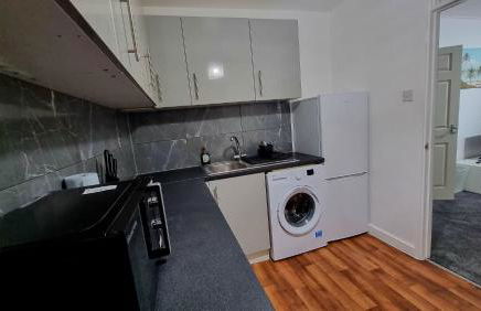 Amazing 1 bed entire flat with separate living room and kitchen in London With Free Parking - Foto 16