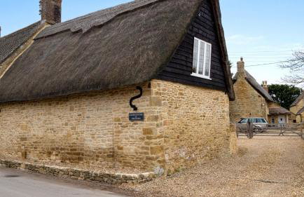 The Studio Cottage - Photo 15