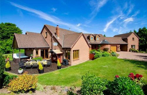 Greenside Lodge - Photo 2