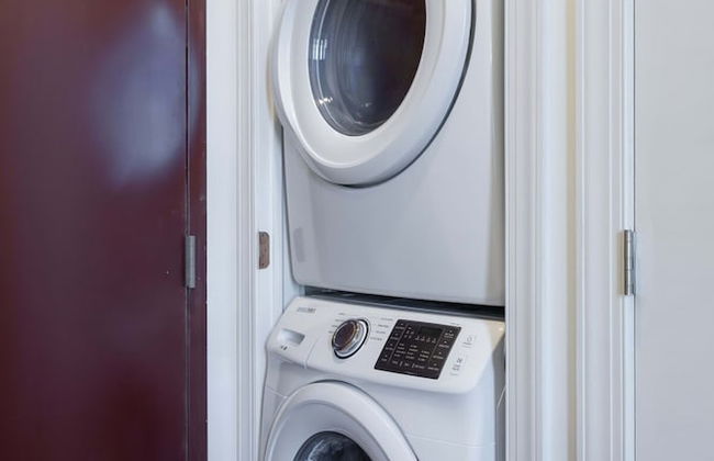 Sosuite 2BR Apt w W D Gym On-site Restaurant - Photo 22