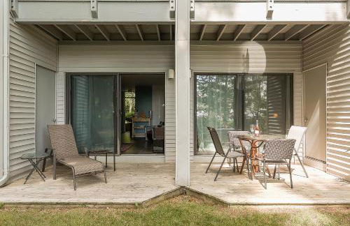 Cozy Aviation Style Lake View Condo at The Shores - Foto 28