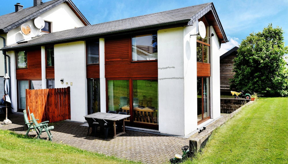 Holiday Home in St.vith With hot tub - Foto 1, Profilbild
