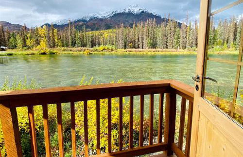 Romantic Lakefront Cabin with Mountain Views, Perfect for a Trip to Cantwell, Alaska - Foto 10