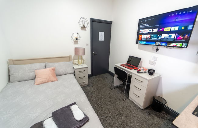 Spacious Studio Near City Centre! - Photo 3