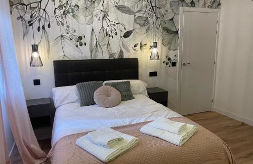 A 4 min andando del metro 3 habitaciones con baño privado - Foto 1