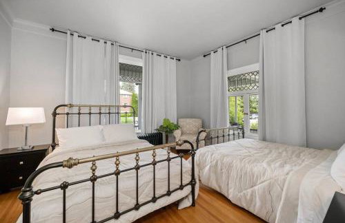 Entire Main level of Beautiful Historic Home - Foto 23