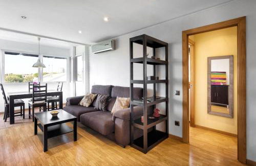 Apto en la playa a 20 min en tren de Barcelona - Foto 2